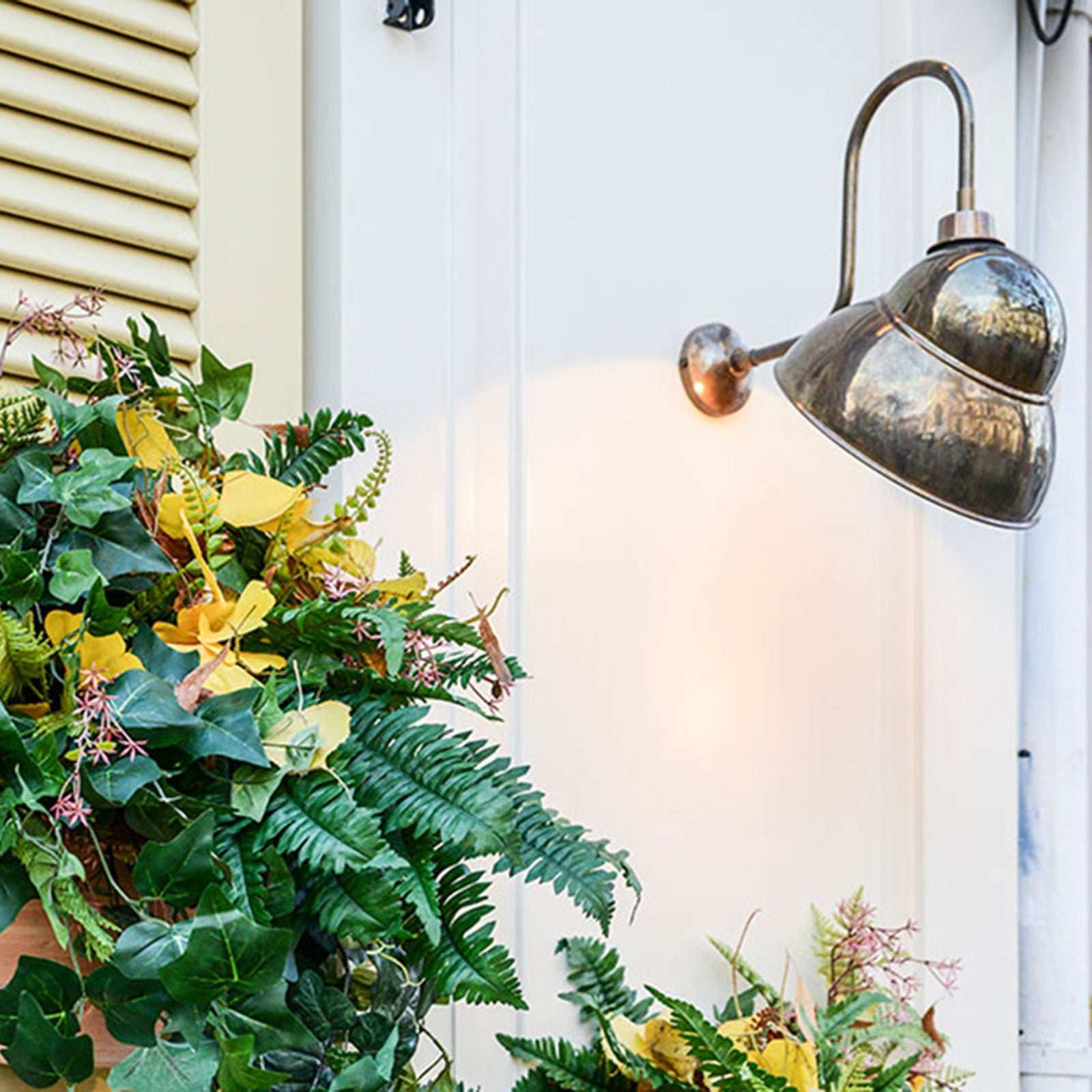 Fairburn IP65 Outdoor Curved Wall Light - Image 4